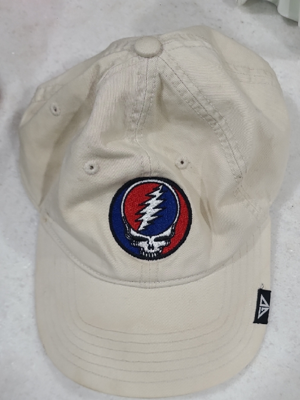 Grateful Dead Cream Hat with Red and Blue Steal Your Face Patch - Picture 5 of 5